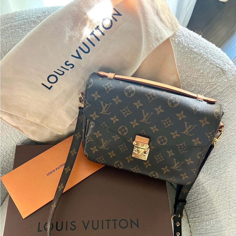 Louis Vuitton Pochette Métis